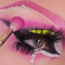 eye shadow